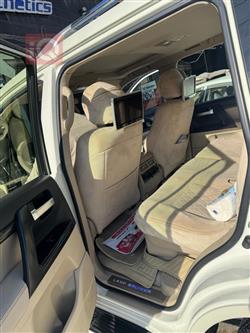 تۆیۆتا لاند کروزەر